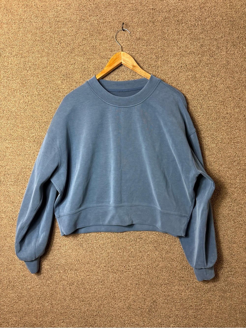 Lululemon Perfectly Oversized Cropped Crew *Softstreme
Mineral Blue $118 Retail - Picture 6 of 16